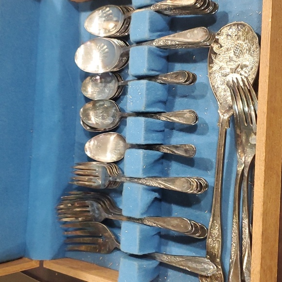 Vtg WM rogers and son flatware set svc for 8 - Picture 2 of 8